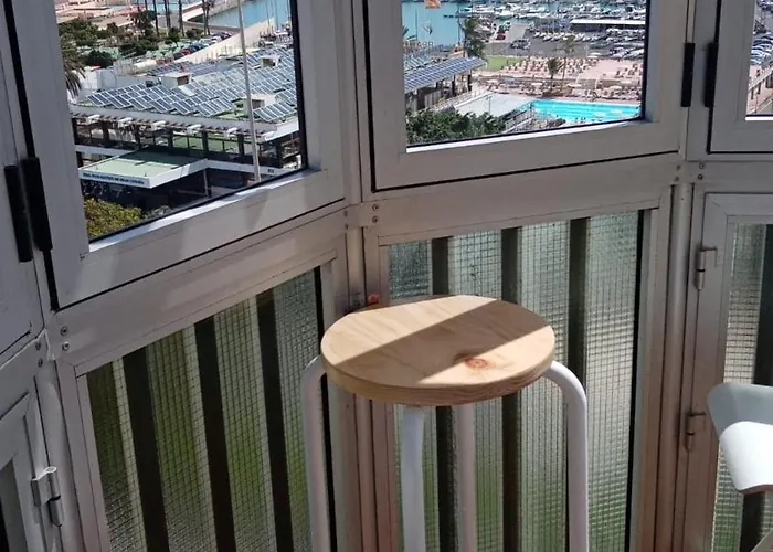 10 Floor, 10 People, 10 Views